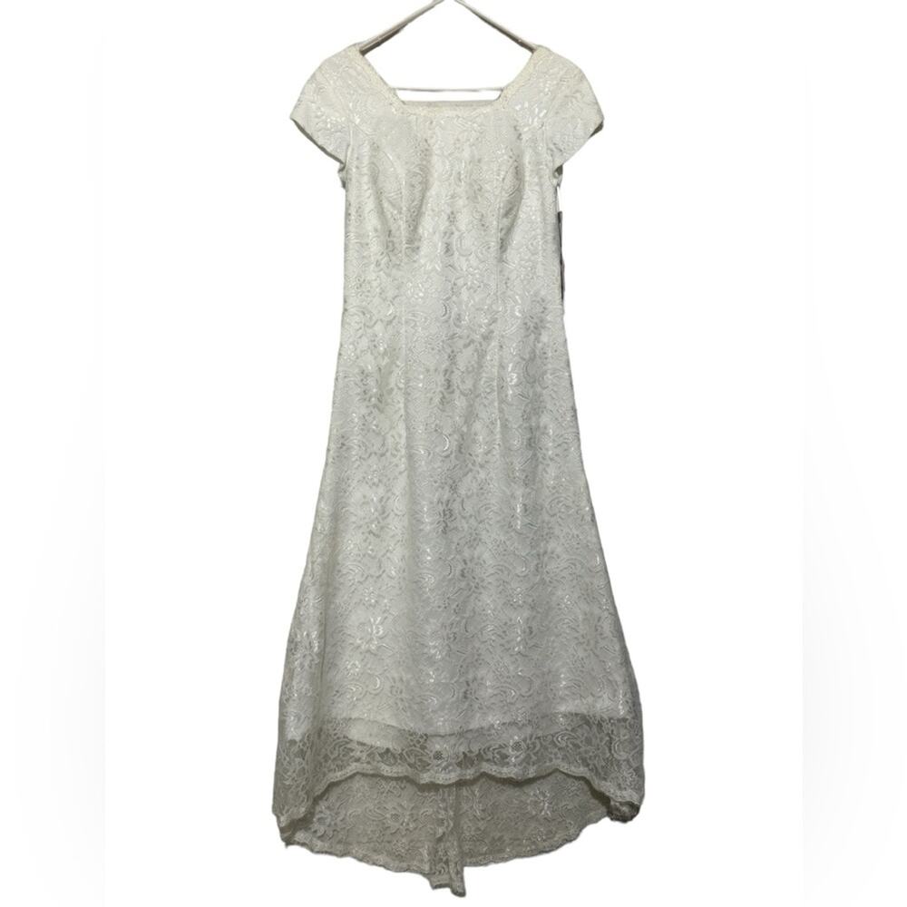DresSale NWT White Lace Short Sleeve Modest Simple Classic Wedding Dress‎ Small